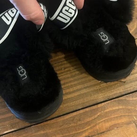 Ugg Sandals - Picture 3 of 4